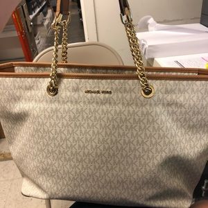 Michael kors purse